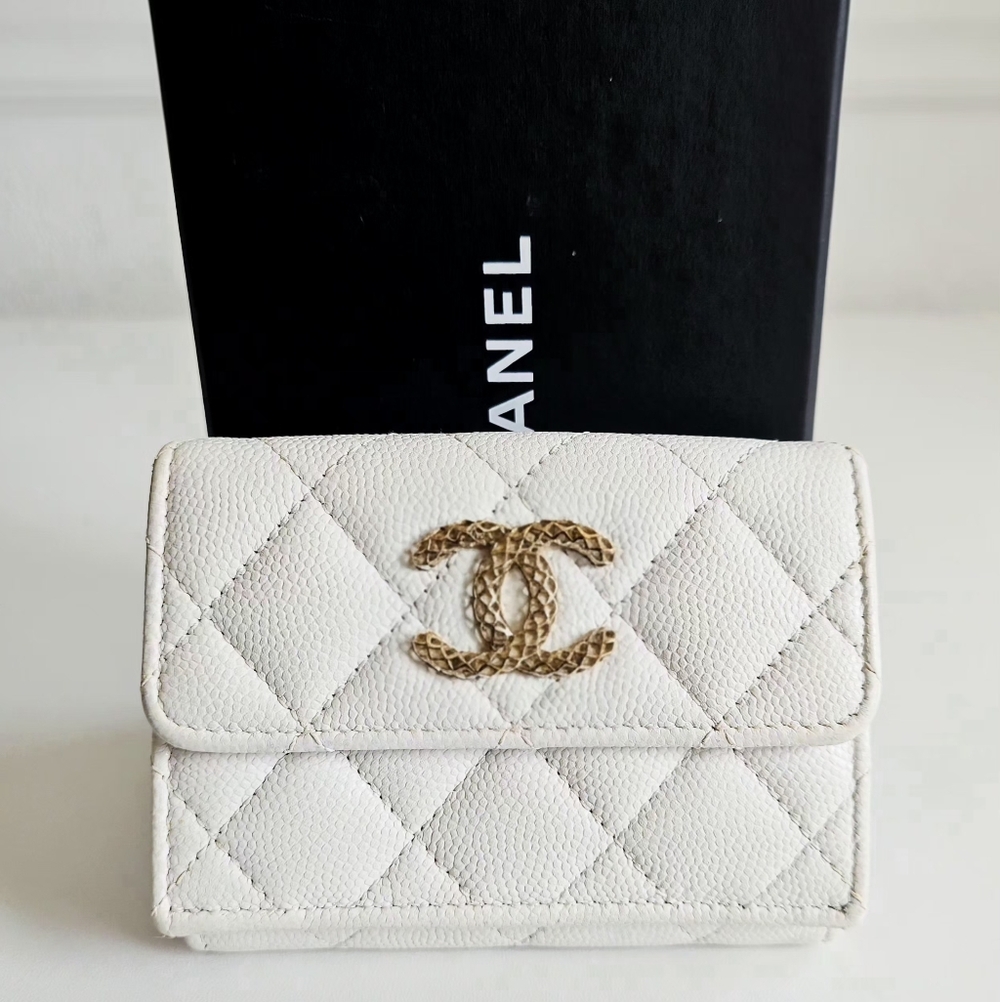Chanel White Compact Tri-fold Caviar Leather Wallet With Pink Interior